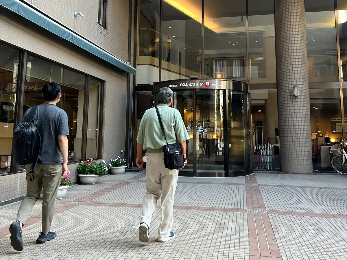 ホテルへ帰館